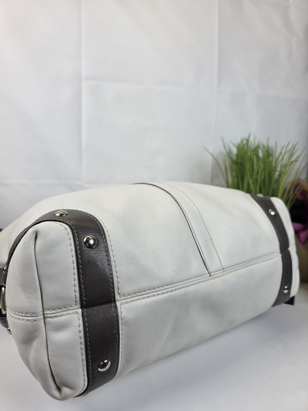 Coach Xlarge Carly Hobo White Leather Shoulder Large Bag with Gray Brown Trim - Picture 9 of 16